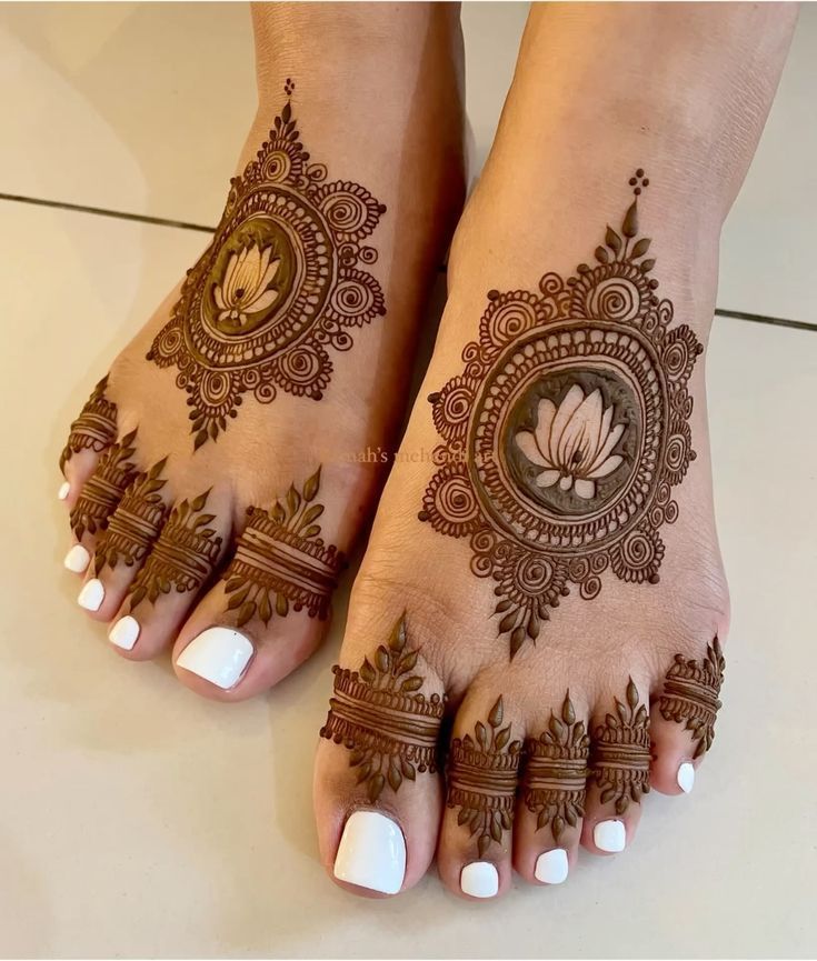 Mandala design at the center of the foot with intricate concentric circles.